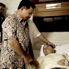 Via Facebook, Prabowo Sebut Putusan MK Harus Dihormati