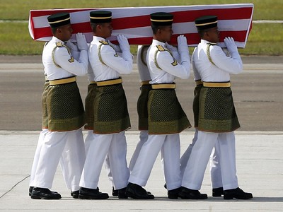 Jasad Korban MH17 Tiba di Malaysia