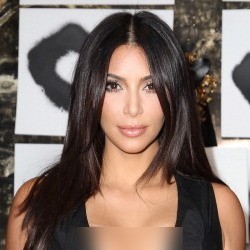 Gaya Kim Kardashian dengan Jumpsuit Superseksi