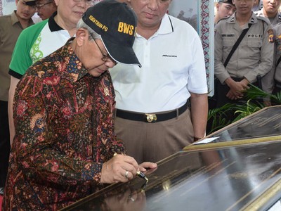 Men PU Resmikan Sejumlah Infrastruktur