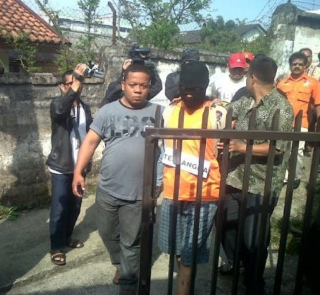 Sempat Telanjang Dada, Ryan Peragakan 71 Adegan Rekonstruksi Pembakaran Rudy