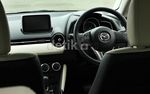 Mengintip Interior Mazda2