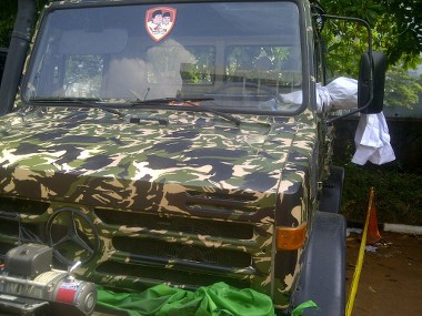 Hiii...! Ada Penampakan Pocong di Unimog Milik Massa Prabowo-Hatta