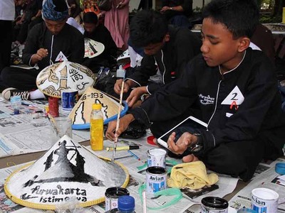 Lomba Hias dan Membuat Caping Meriahkan HUT RI