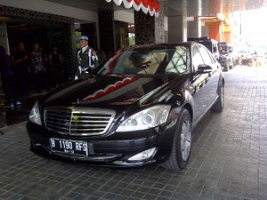 Jadi Saksi Nikah, Jokowi Berangkat Naik Mercy Tapi Pulang Naik Kijang