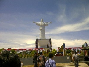 Mau Wisata Rohani ke Pulau Mansinam? Ini Caranya