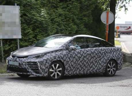 Toyota Kepergok Uji Coba Mobil Hidrogen Mirai
