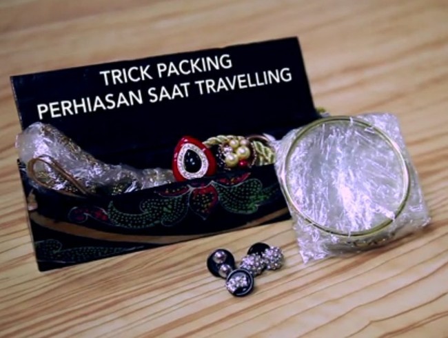 Trik Packing Perhiasan Saat Traveling