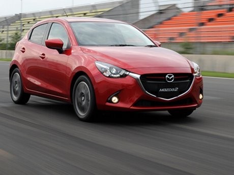 Menjajal Performa Mazda2 di Sirkuit
