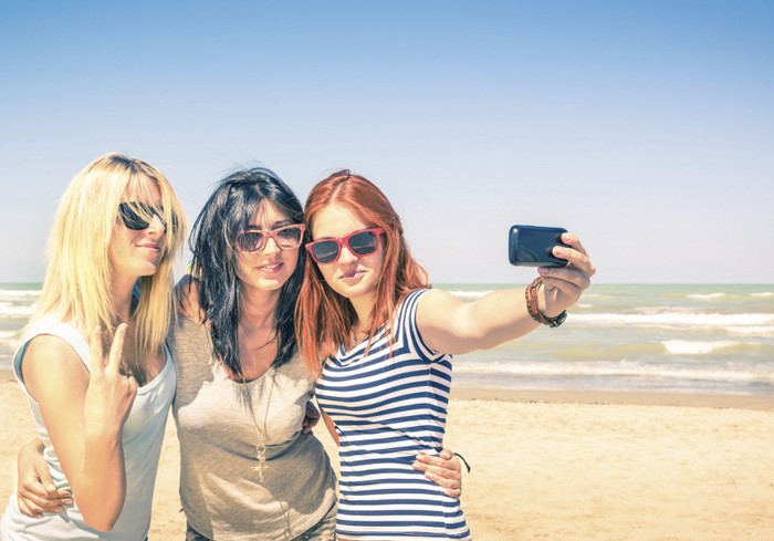 Ada Zona Dilarang Selfie di Pantai Prancis