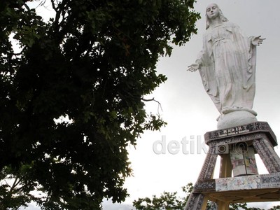Mengunjungi Patung Bunda Maria di NTT