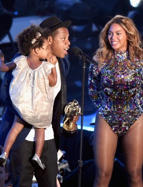 Terima Penghargaan Spesial Beyonce Terharu Kedatangan Jay Z Dan Blue Ivy