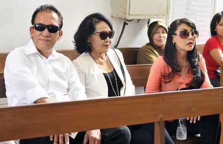 Tinggal Serumah, Tessa Kaunang Tak Pernah Komunikasi dengan Suami