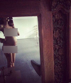 Hamil, Nikita Mirzani Pamer Foto Berbikini