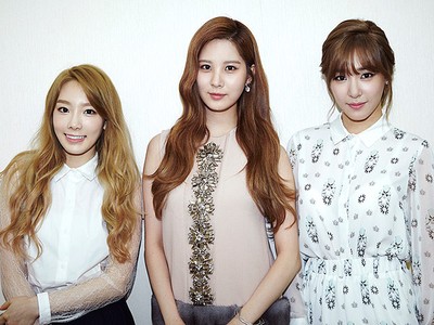 Cantiknya Taeyeon, Tiffany dan Seohyun SNSD