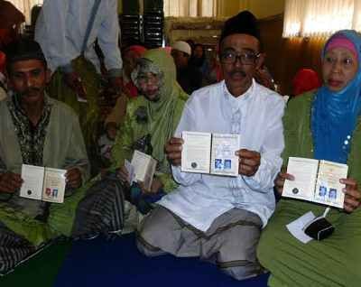 Bahagianya Kakek Nenek Ini Ikut Nikah Gratis