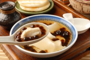 Semangkuk Dessert Douhua Hangat Mengandung 450 Kalori