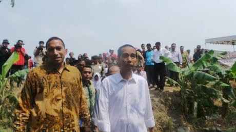 Lucunya Jokowi Kerjai Paspampres yang Ikut Blusukan