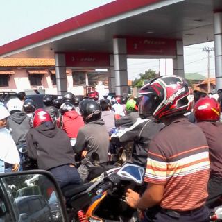 Tak Tahan Sering Antre di SPBU, Warga Banjarmasin Ini Pilih BBM Naik