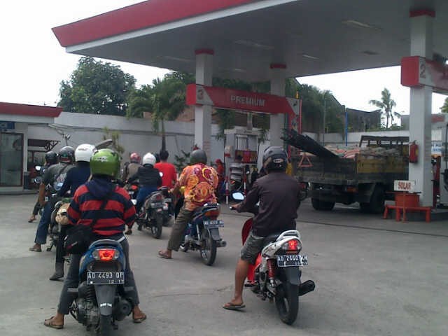 Premium dan Solar Bersubsidi di Solo Mulai Langka