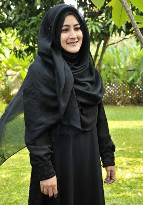 Uje Tiada, Pipik Absen Pergi ke Palestina