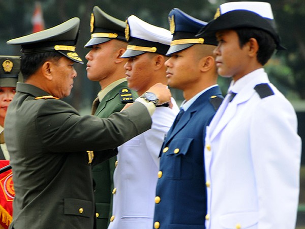 Panglima TNI Lantik 122 Perwira Prajurit Karir