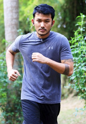 Pengalaman Rio Dewanto Lomba Estafet di Gedung Tertinggi Dunia