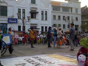 Buang Sampah Sembarangan di Kota Tua, WN Malaysia Ditangkap Satpol PP