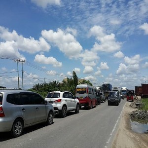 BBM Masih Langka di Pekanbaru, Harga Kebutuhan Pokok Naik