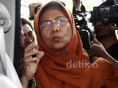Anggota Komisi VIII Soemintarsih Muntoro Diperiksa KPK