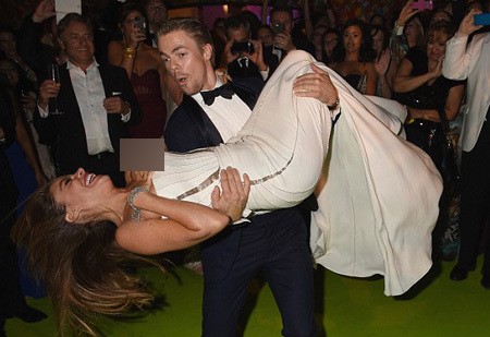 Berdansa di Pesta Emmy, Sofia Vergara Alami Nipple Slip