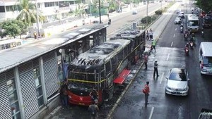 Bus Terbakar, Dirut PT TransJ: Kemungkinan Listrik, Bukan Bahan Bakar