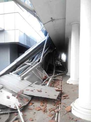 Ada Plafon Ambrol Dikira Bom di Balai Kota, Ahok Bergegas Turun Saat Rapat
