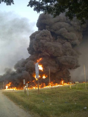 Ini Penampakan Dahsyatnya Kebakaran Pipa Pertamina di Subang