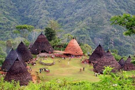 Hostel Unik ala Indonesia, Menginap di 5 Rumah Adat