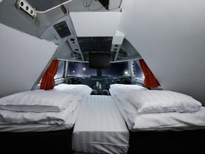 Cuma di Swedia, Hostel Unik Dalam Pesawat