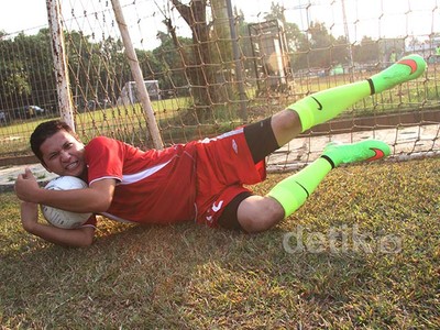 Gading Marten dan Ibnu Jamil Beraksi di Lapangan Hijau