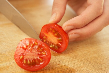 Hindari Kanker Prostat dengan Konsumsi Tomat