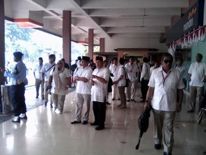 Jenazah Suhardi Tiba di Bandara Halim Diiringi Ratusan Kader Gerindra
