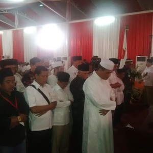 Hatta Rajasa dan Istri Melayat Alm Suhardi di DPP Gerindra