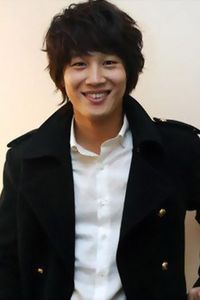 Running Man Sering Jeblok Cha Tae Hyun Beri Semangat Kim Jong Kook