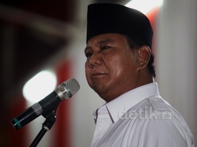 Prabowo Lepas Jenazah Almarhum Suhardi