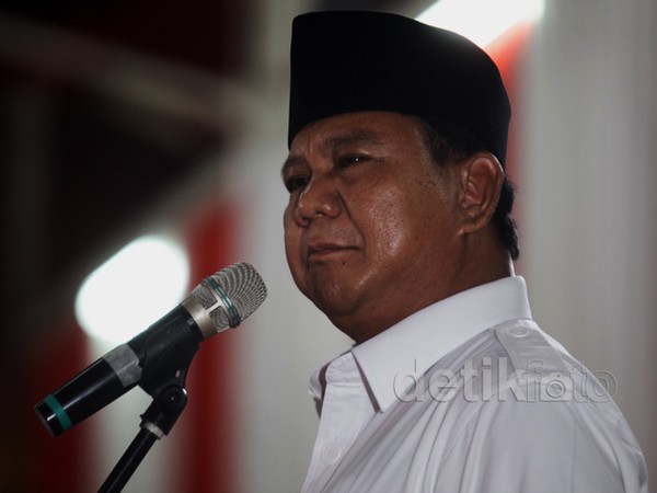 Prabowo Lepas Jenazah Almarhum Suhardi