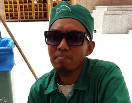 Kisah Aziz dan Ribuan Gelas Plastik di Masjid Nabawi