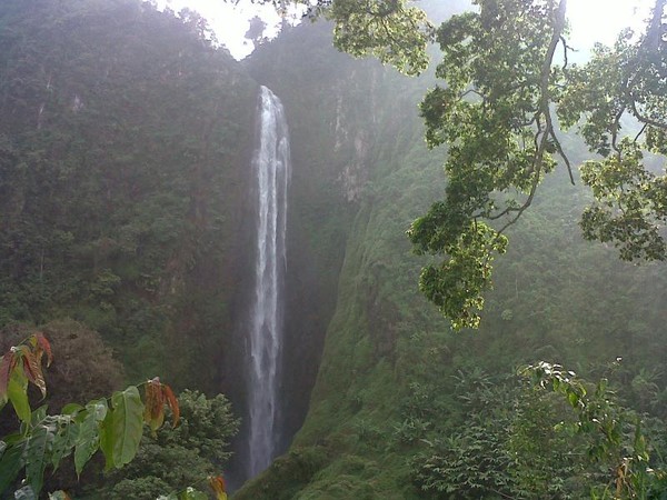 Curug Citambur Air Terjun Perawan Di Cianjur