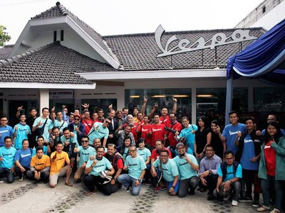 Diler Vespa Berstandar Corporate Identity Berdiri di Bandung