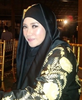 Sukses Bermusik, Melly Goeslaw Buka Restoran Bareng Mertua