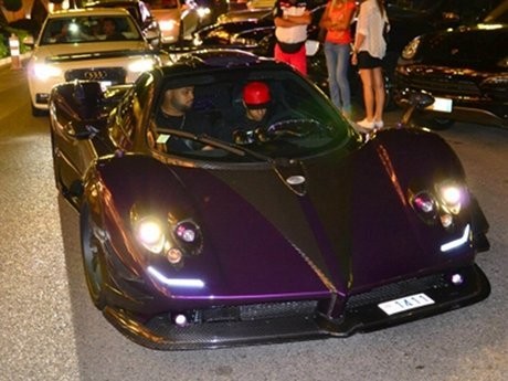 Lewis Hamilton dan Mobil Ungunya