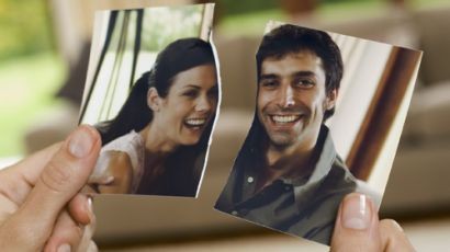 Yang Muda Yang Bercerai