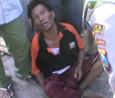 Seorang Pria Mengamuk Usai Digendam di Dalam Bus